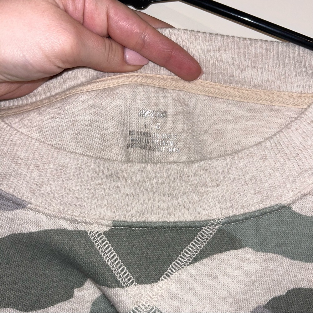 Aerie Pullover Crew Neck Army Camo Sweatshirt - Picture 5 of 7